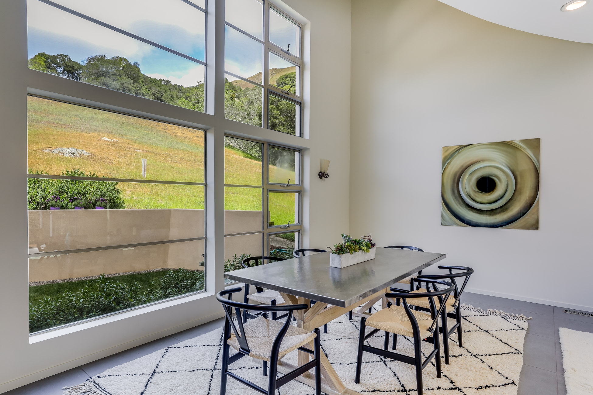 Extraordinary Contemporary Retreat – image 15