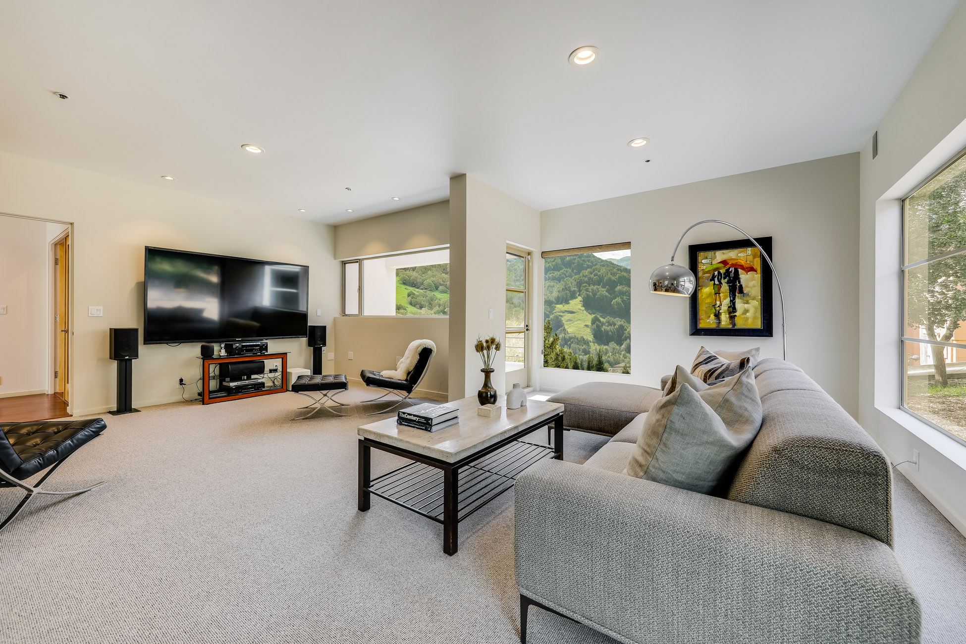 Extraordinary Contemporary Retreat – image 18