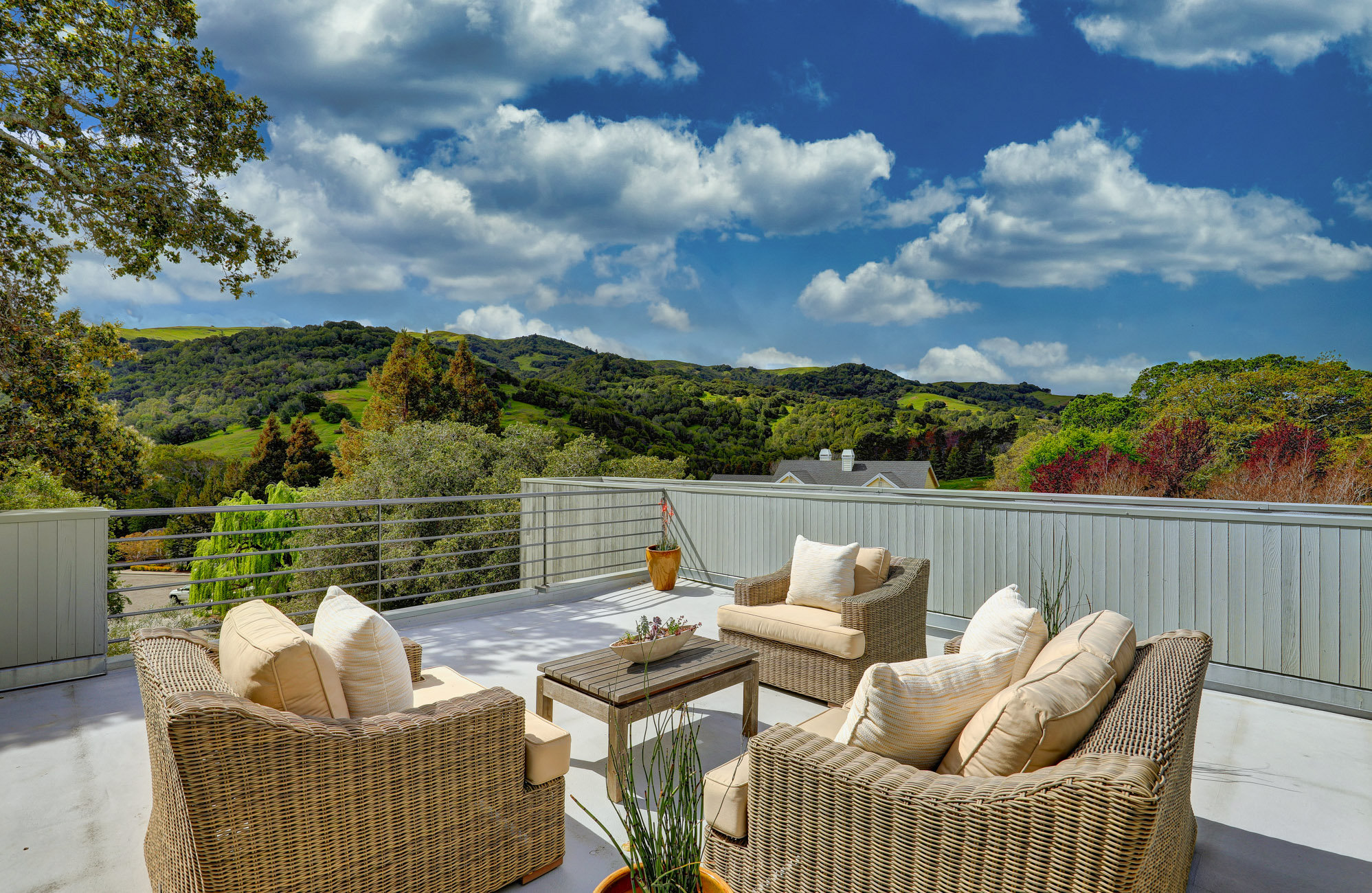 Extraordinary Contemporary Retreat – image 22