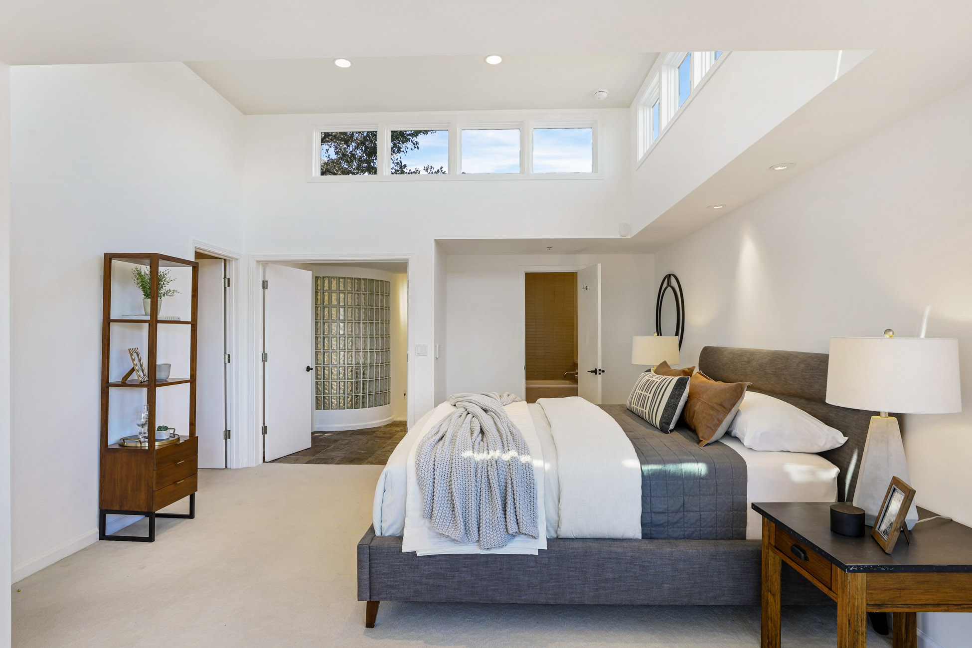 Contemporary Retreat on Corinthian Island – image 17