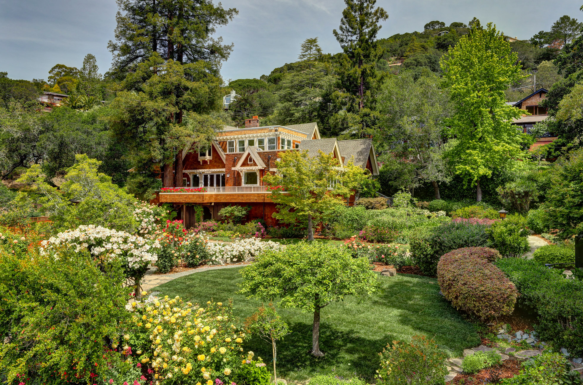 INCREDIBLE LEGACY ESTATE – image 2