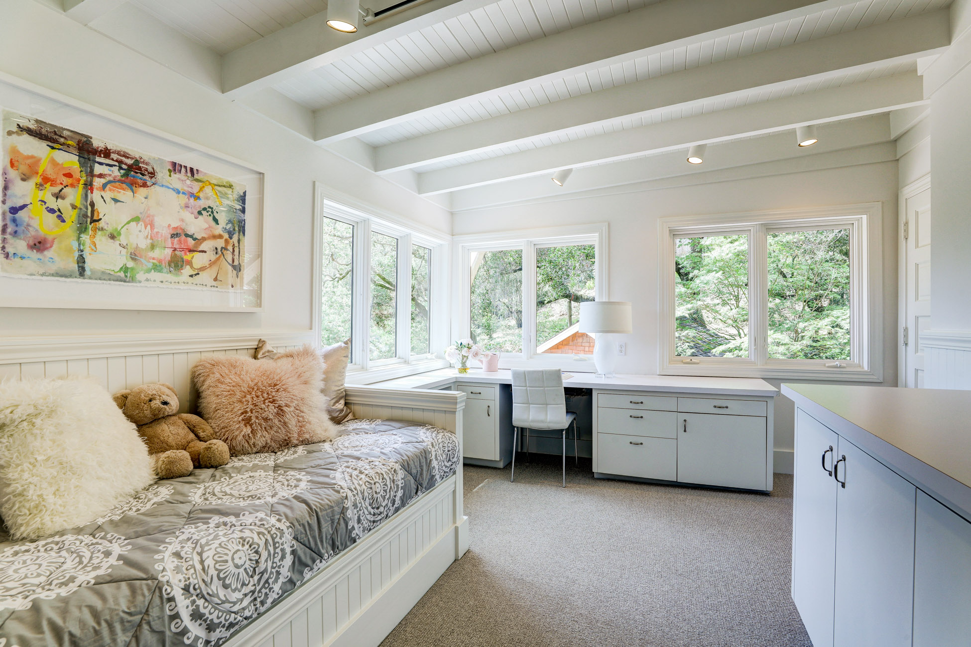 INCREDIBLE LEGACY ESTATE – image 28