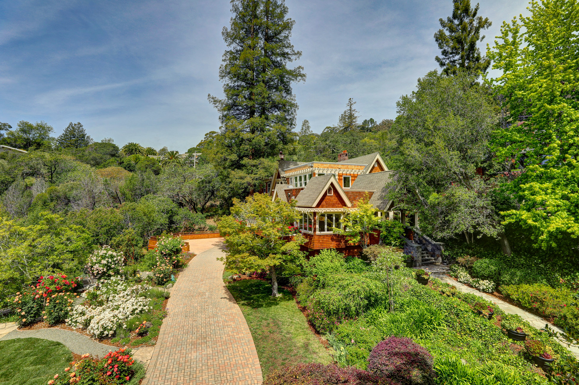 INCREDIBLE LEGACY ESTATE – image 3