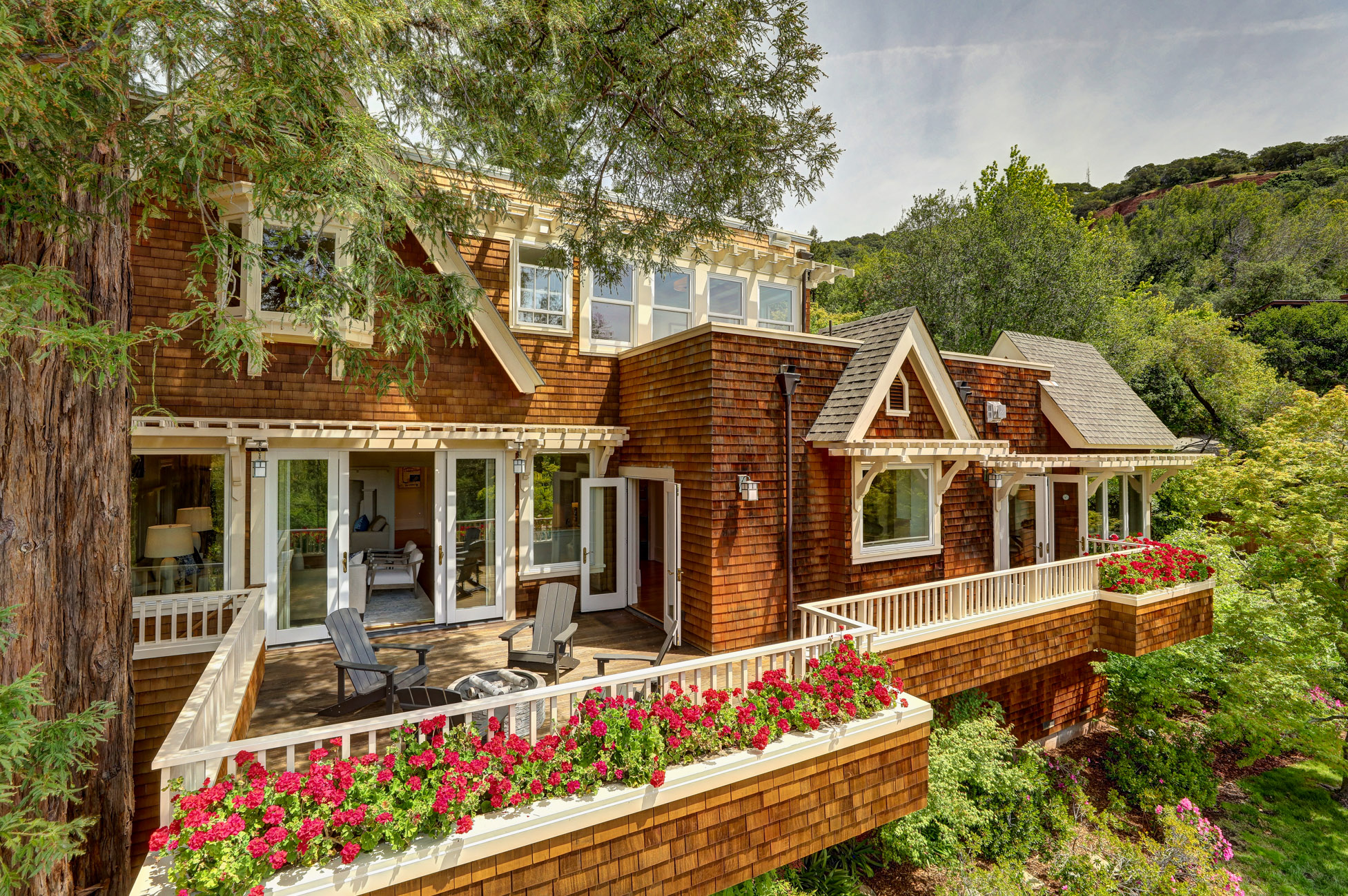 INCREDIBLE LEGACY ESTATE – image 38