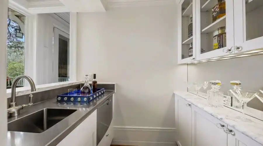 90 Culloden Park Rd, San Rafael, California 94901, United States, 6 Bedrooms Bedrooms, ,3 BathroomsBathrooms,Residential,For Sale,90 Culloden Park Rd,1064271
