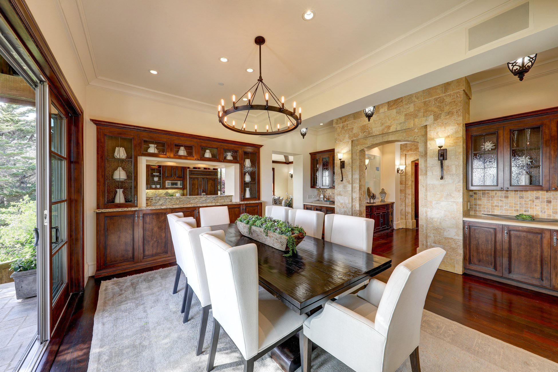 EXTRAORDINARY VIEW ESTATE – image 10