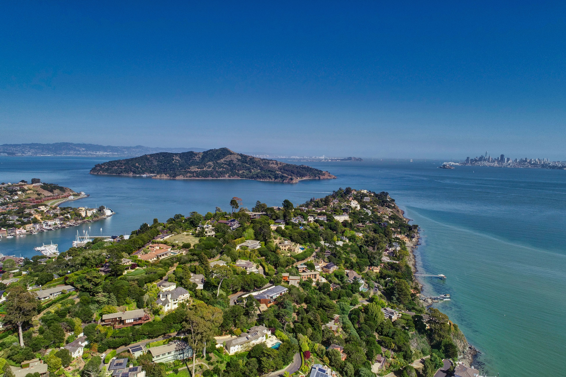 EXTRAORDINARY VIEW ESTATE – image 2