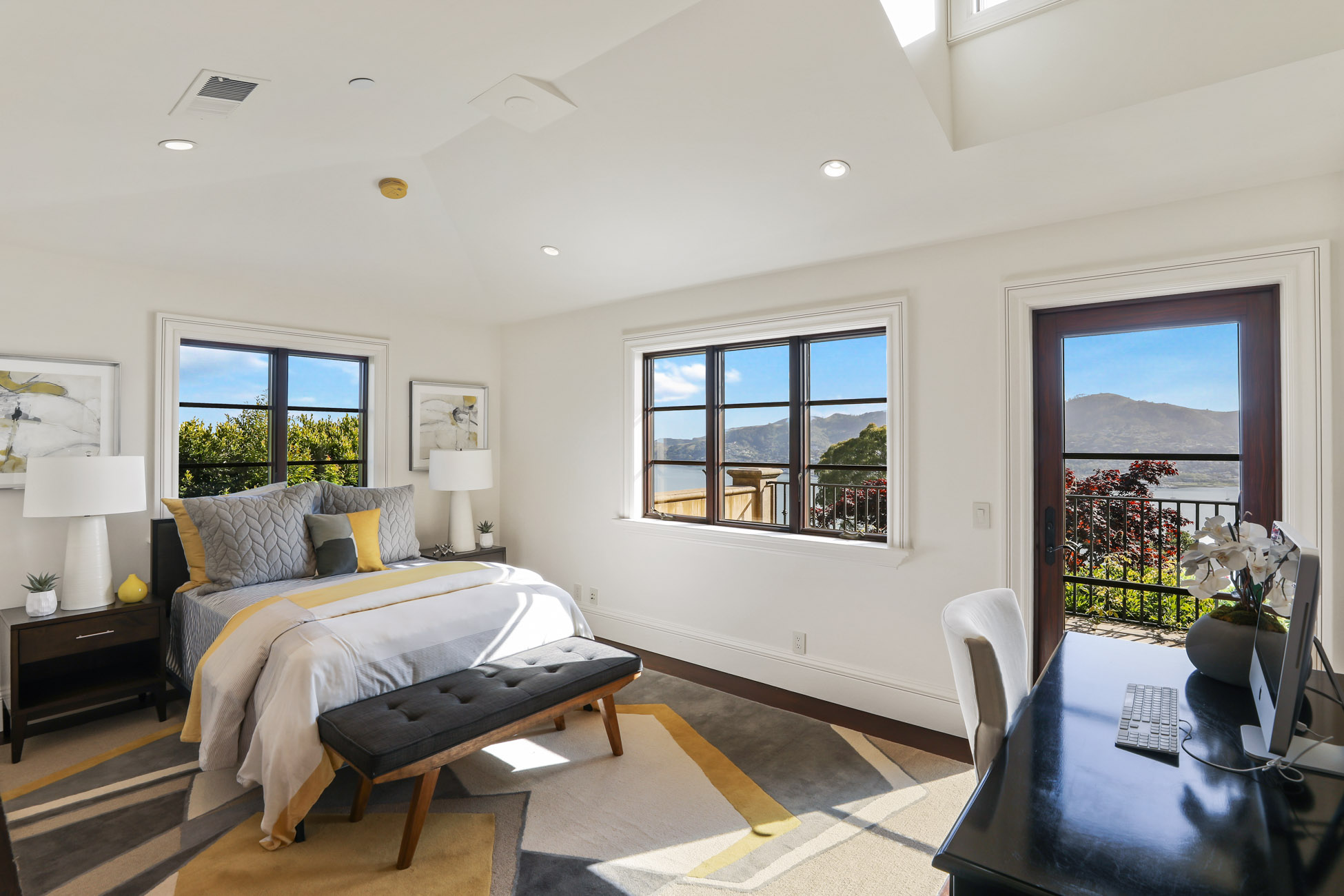 EXTRAORDINARY VIEW ESTATE – image 24