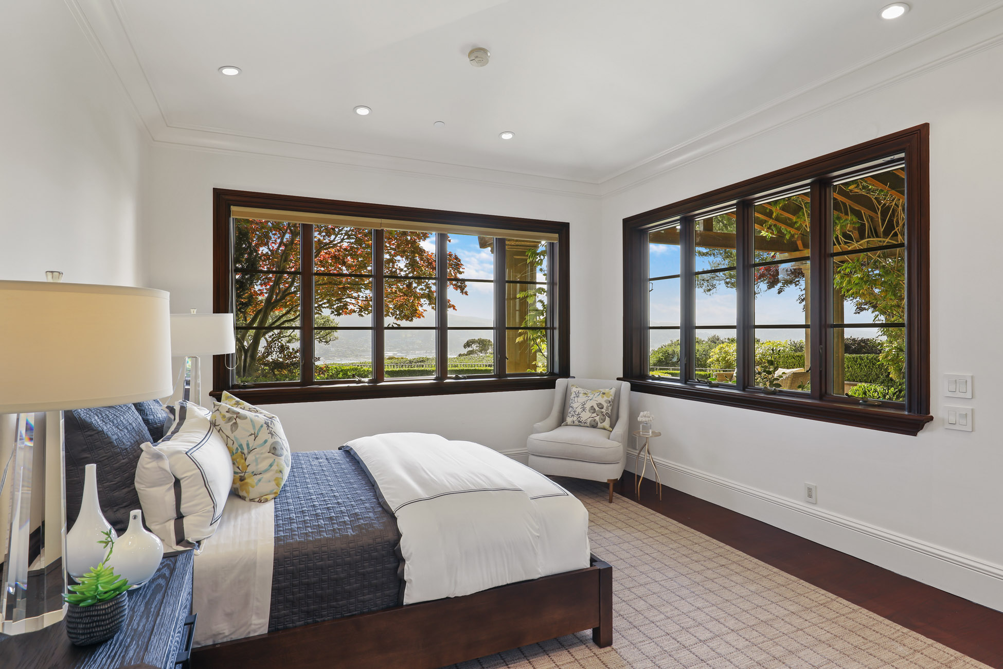 EXTRAORDINARY VIEW ESTATE – image 25