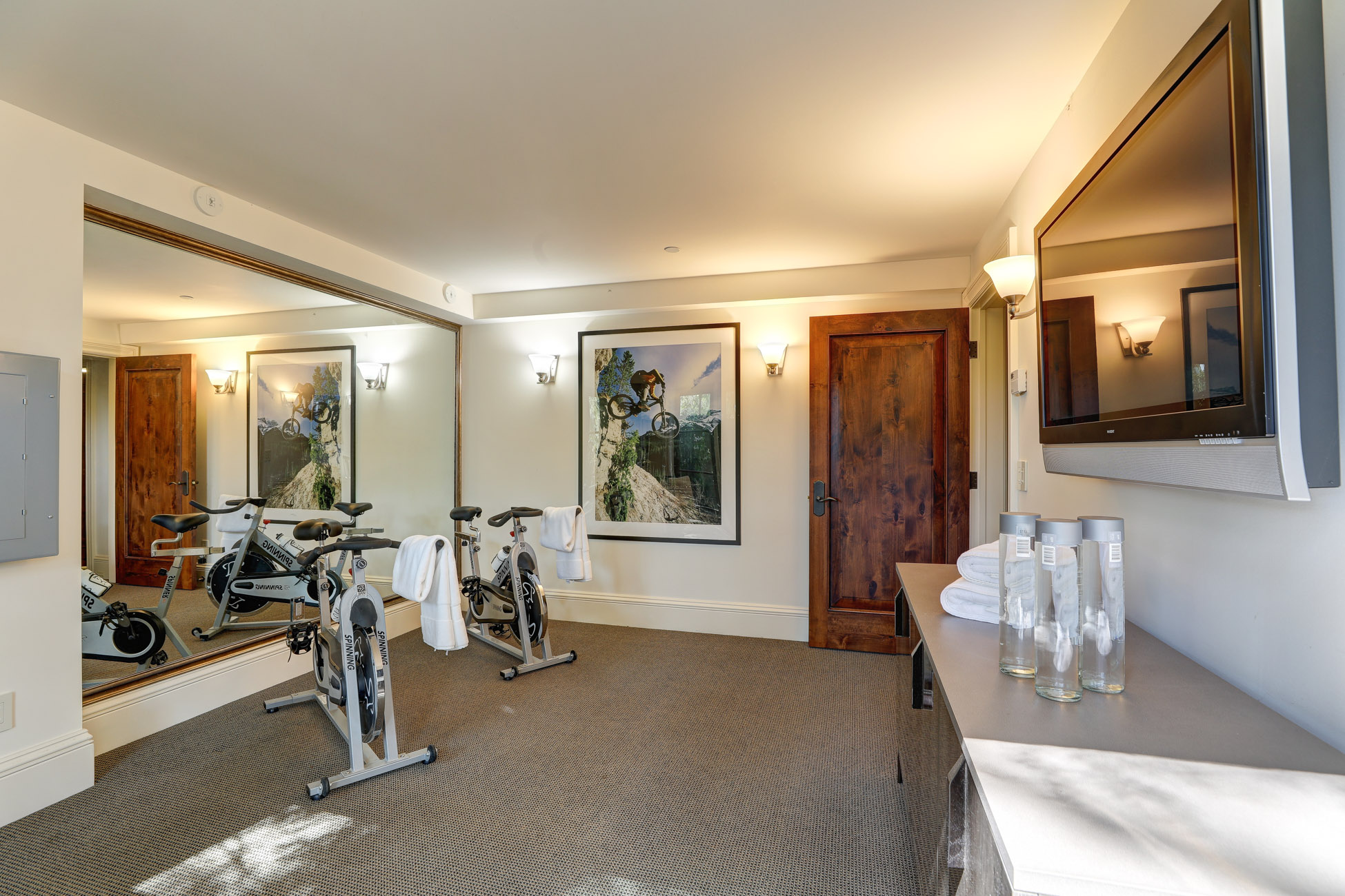 EXTRAORDINARY VIEW ESTATE – image 29