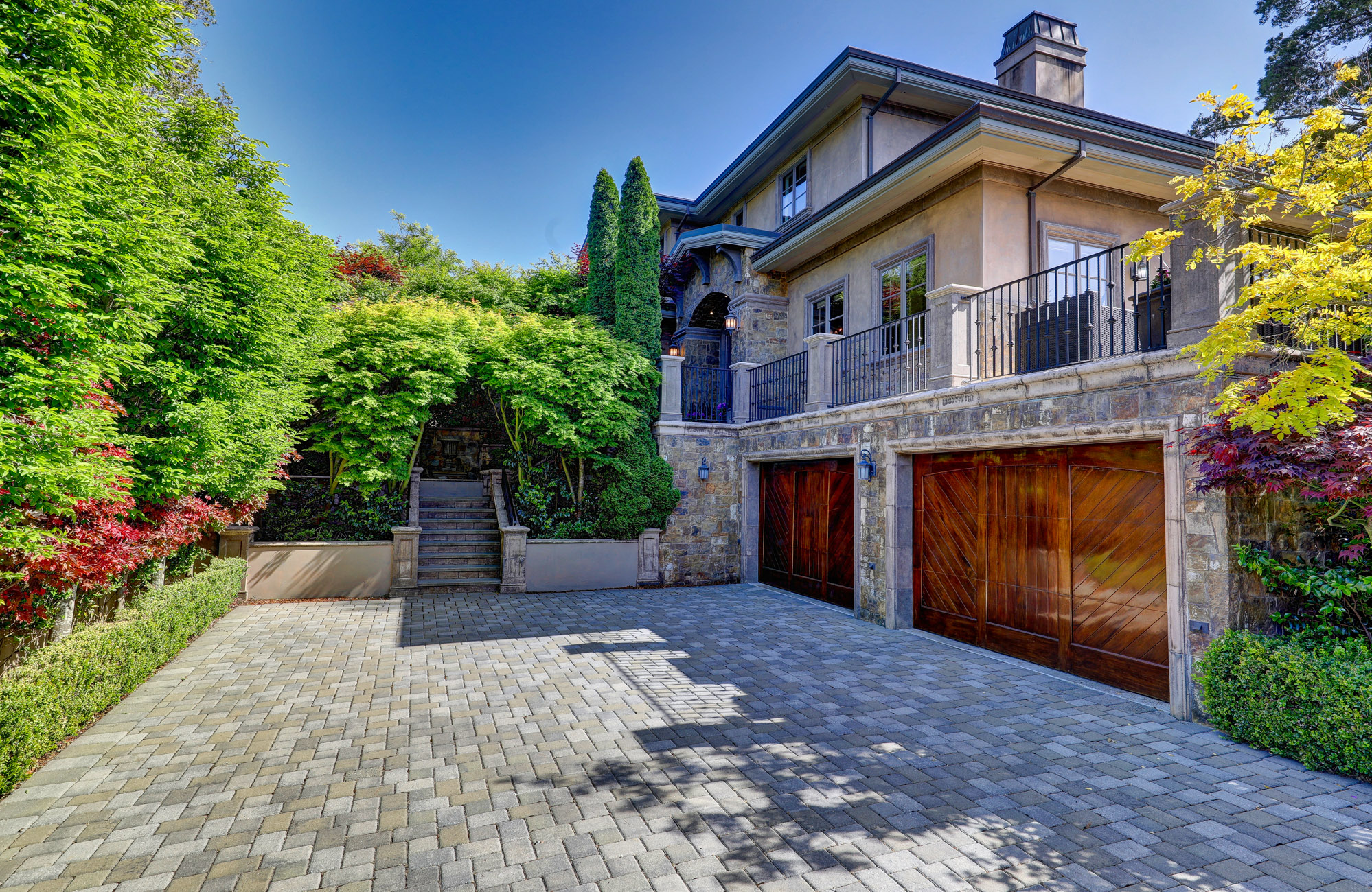 EXTRAORDINARY VIEW ESTATE – image 3