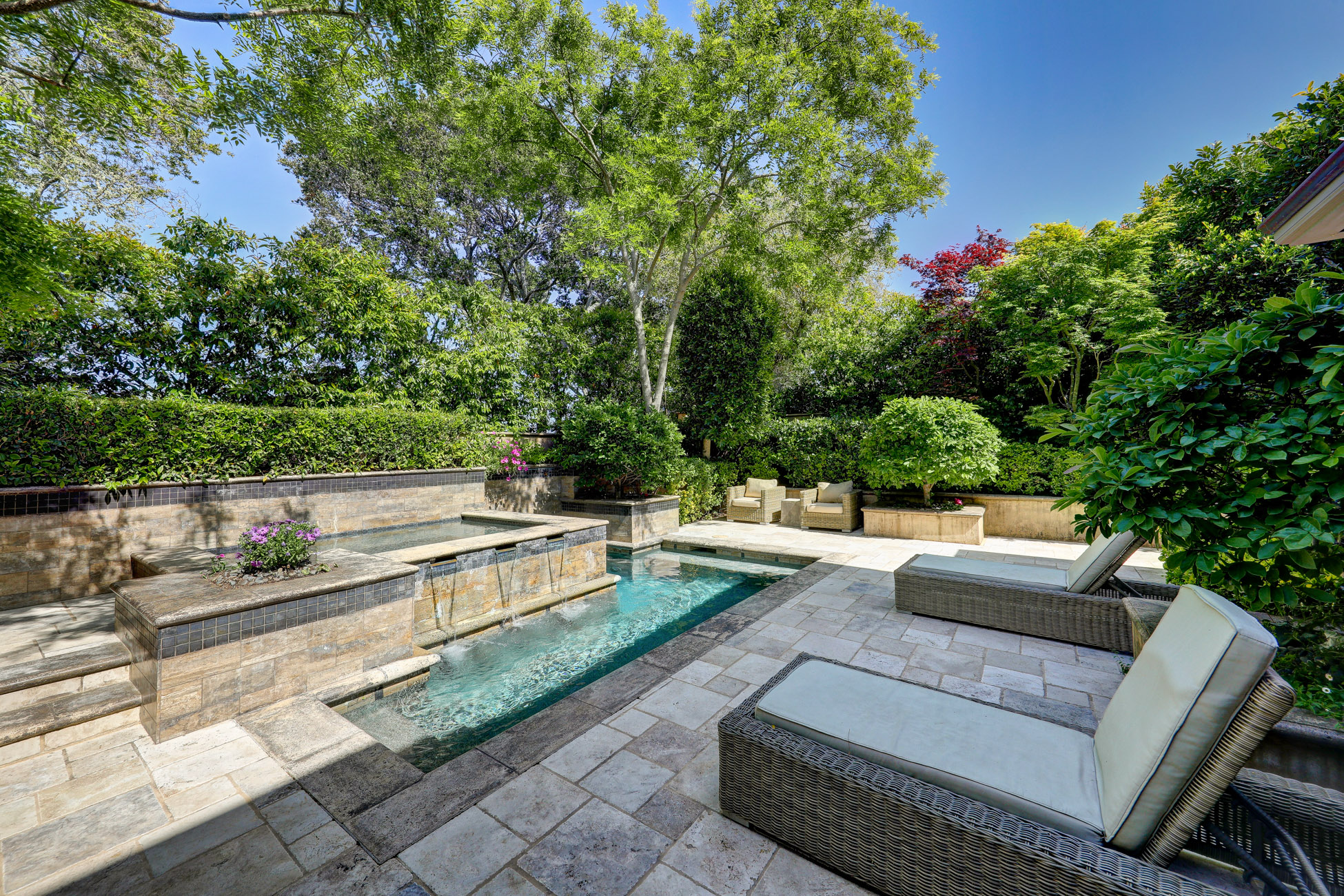 EXTRAORDINARY VIEW ESTATE – image 35