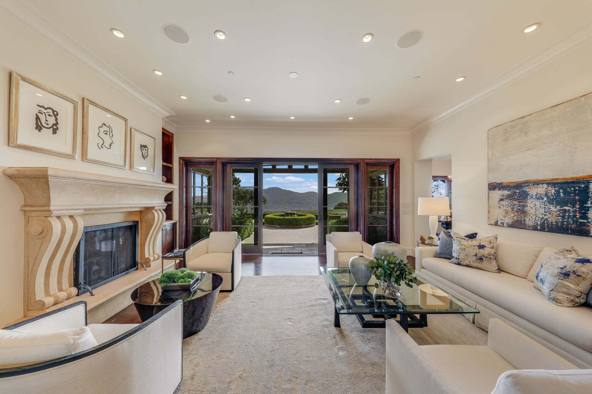 EXTRAORDINARY VIEW ESTATE – image 7
