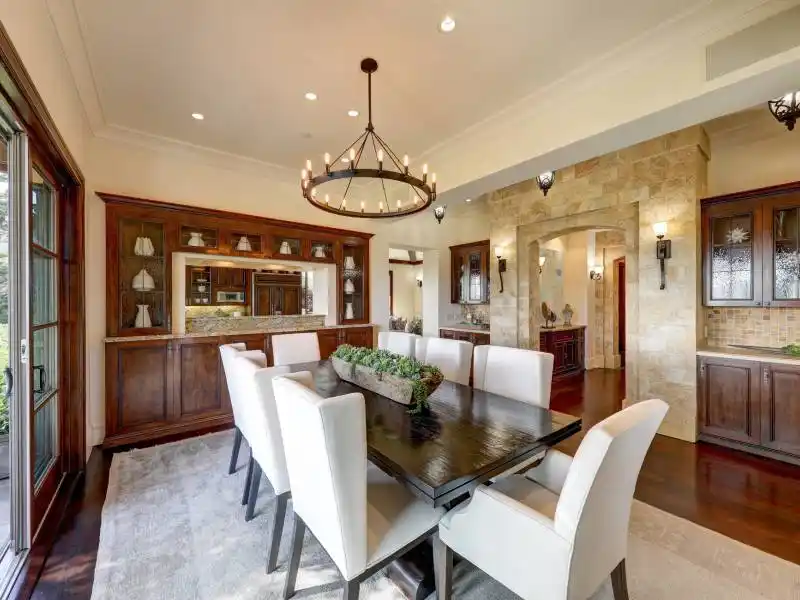 EXTRAORDINARY VIEW ESTATE – image 10