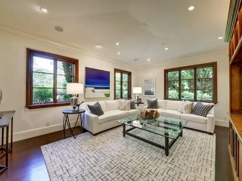 EXTRAORDINARY VIEW ESTATE – image 16