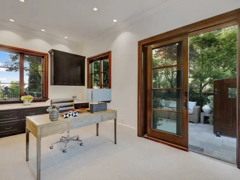 EXTRAORDINARY VIEW ESTATE – image 17