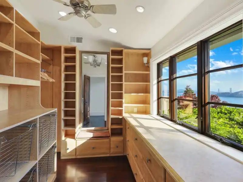 EXTRAORDINARY VIEW ESTATE – image 20