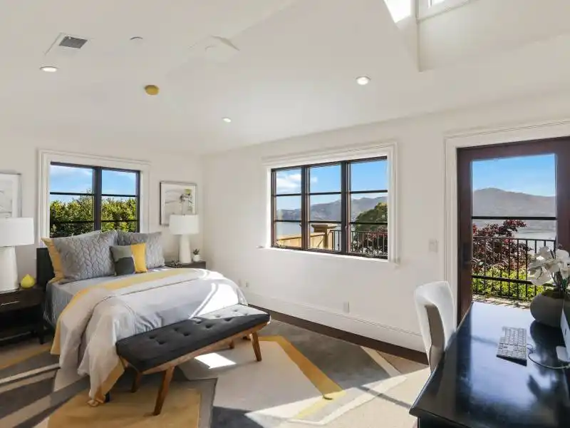 EXTRAORDINARY VIEW ESTATE – image 24