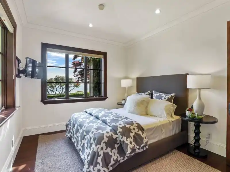 EXTRAORDINARY VIEW ESTATE – image 26