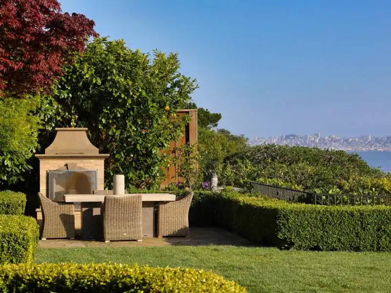 EXTRAORDINARY VIEW ESTATE – image 34