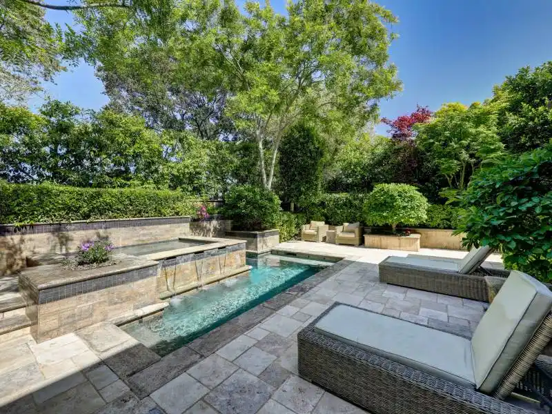 EXTRAORDINARY VIEW ESTATE – image 35