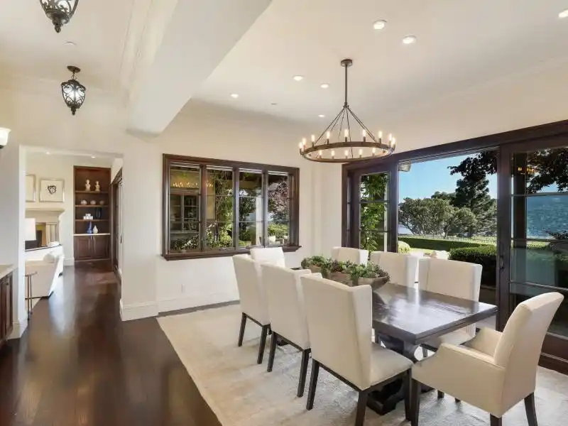 EXTRAORDINARY VIEW ESTATE – image 9