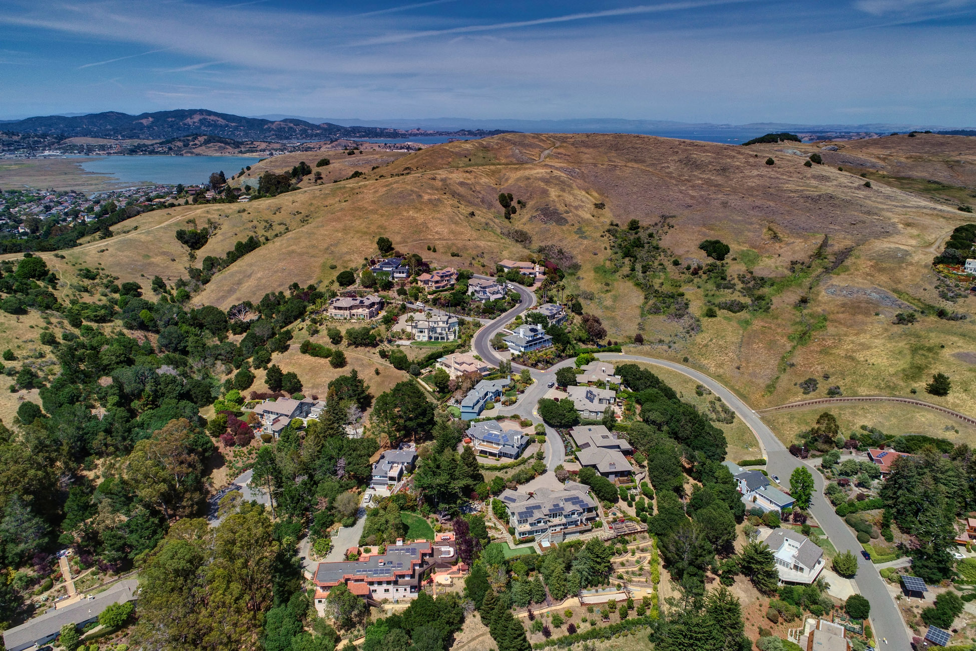 PICTURESQUE VALLEY VIEWS – image 1