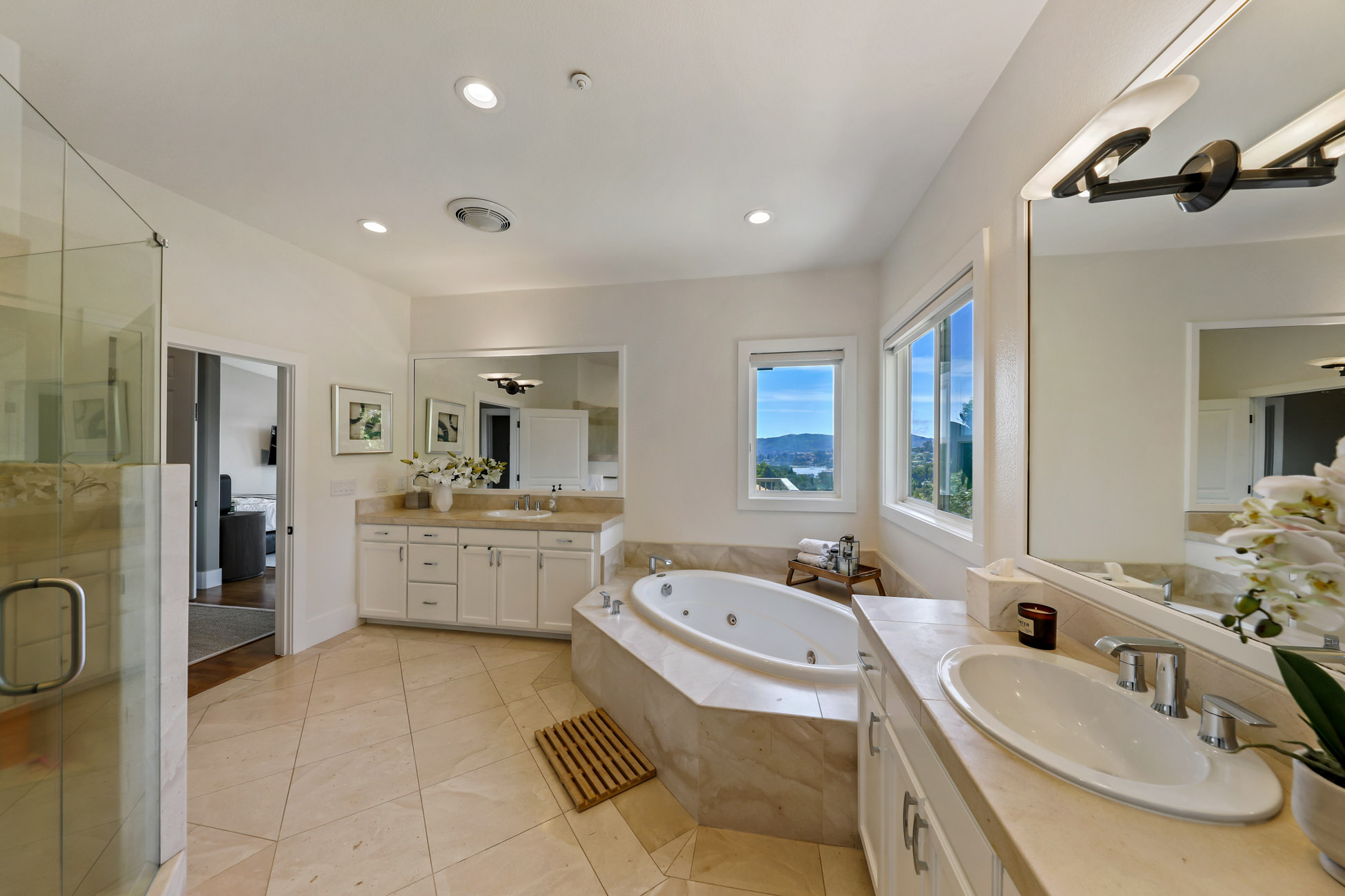 PICTURESQUE VALLEY VIEWS – image 18