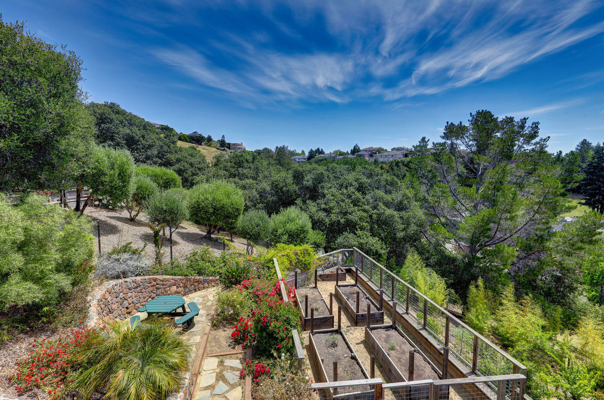 PICTURESQUE VALLEY VIEWS – image 32