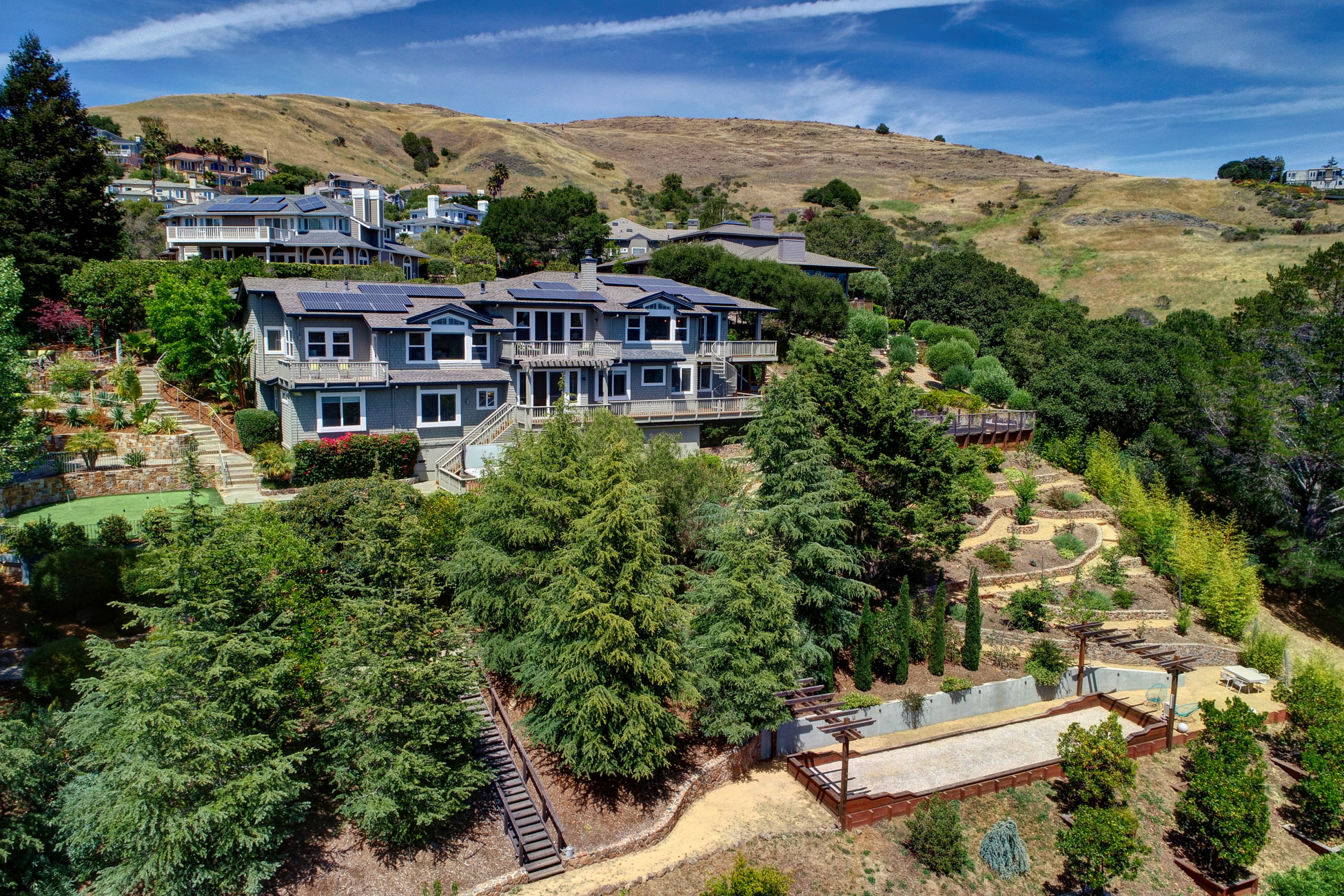 PICTURESQUE VALLEY VIEWS – image 33