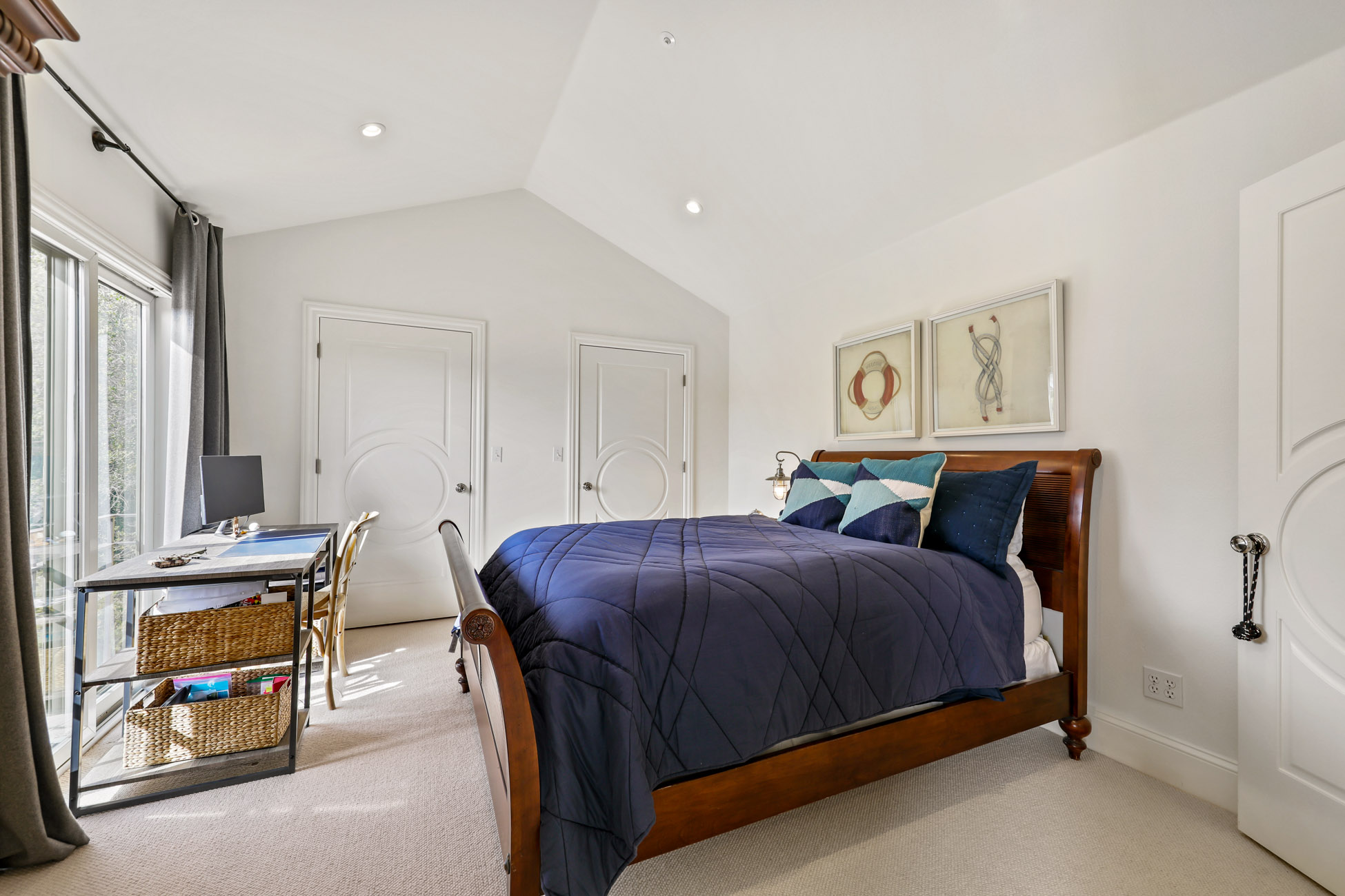 EXCEPTIONAL CUSTOM RESIDENCE – image 20