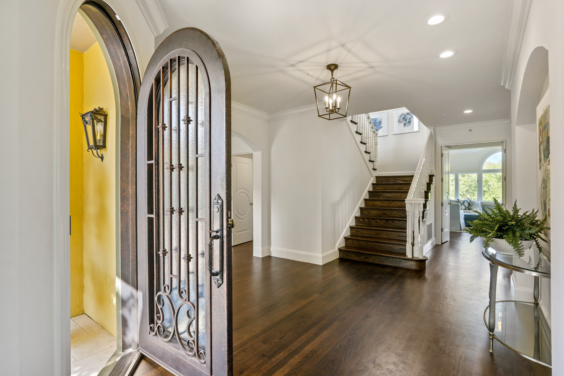 EXCEPTIONAL CUSTOM RESIDENCE – image 3