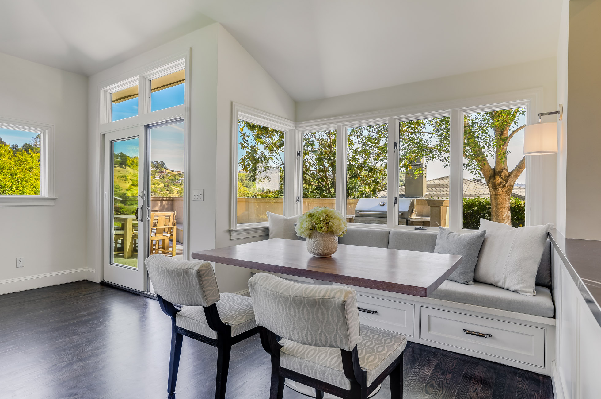 EXCEPTIONAL CUSTOM RESIDENCE – image 6
