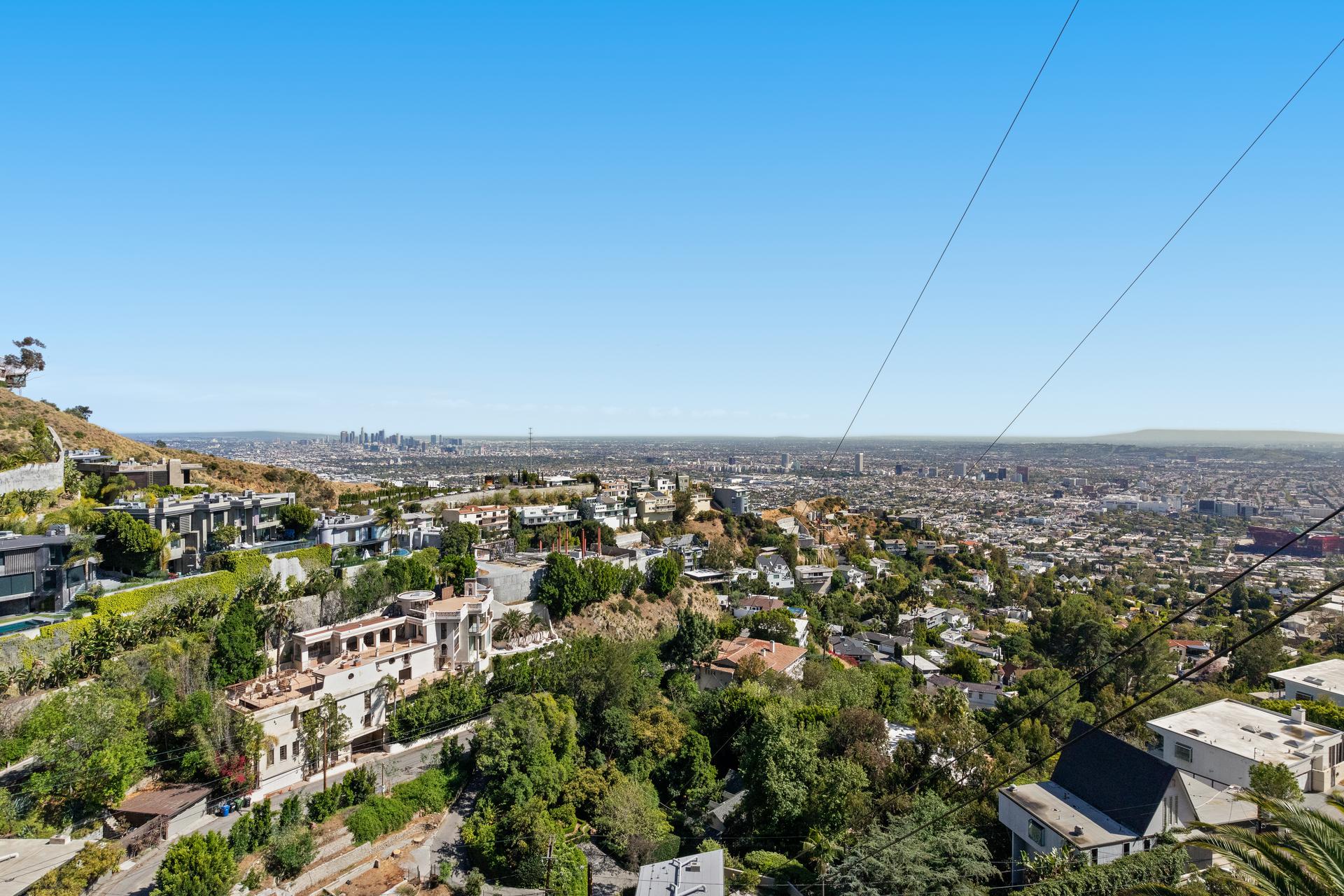 1916 Sunset Plaza Dr – image 43