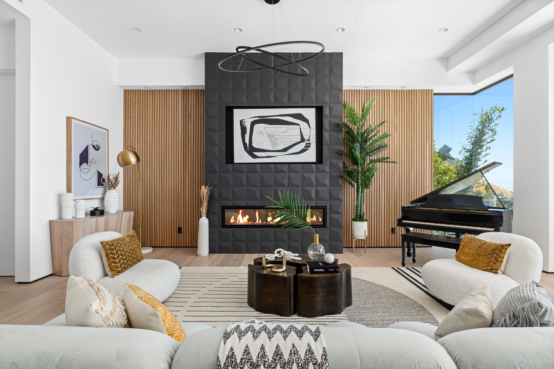 1916 Sunset Plaza Dr – image 21