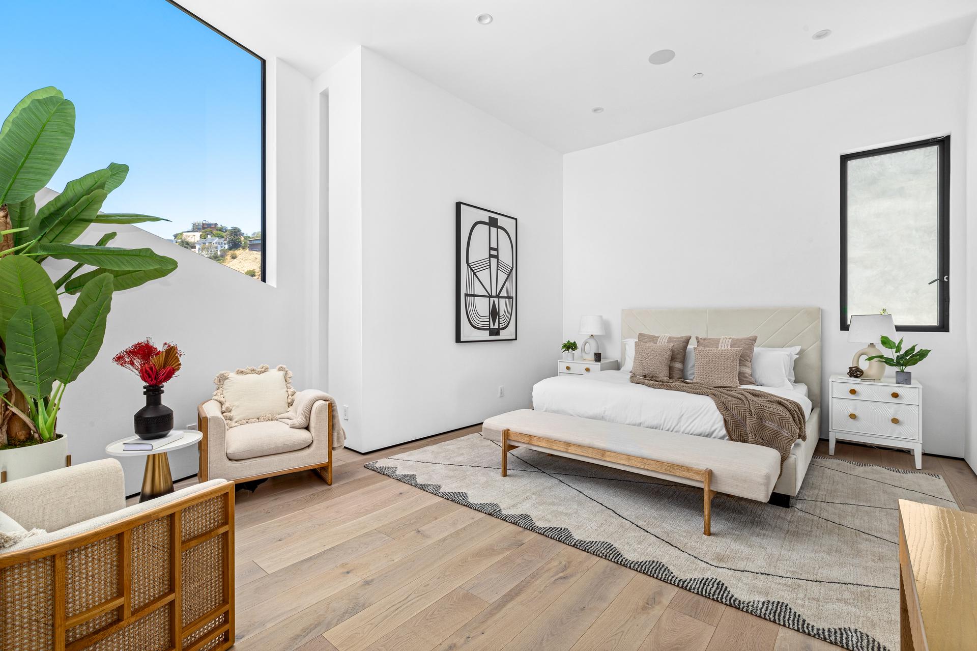 1916 Sunset Plaza Dr – image 22
