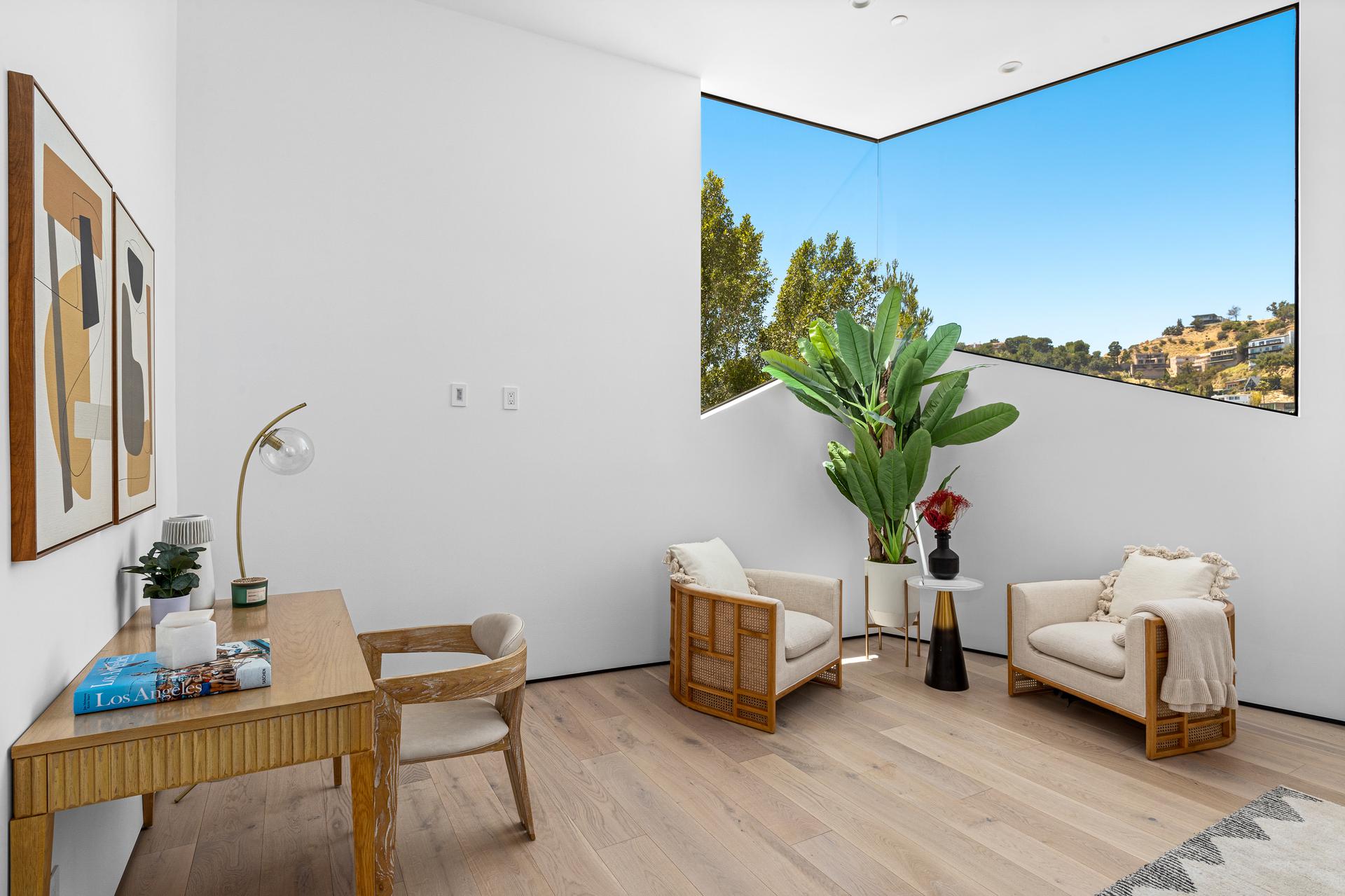 1916 Sunset Plaza Dr – image 24
