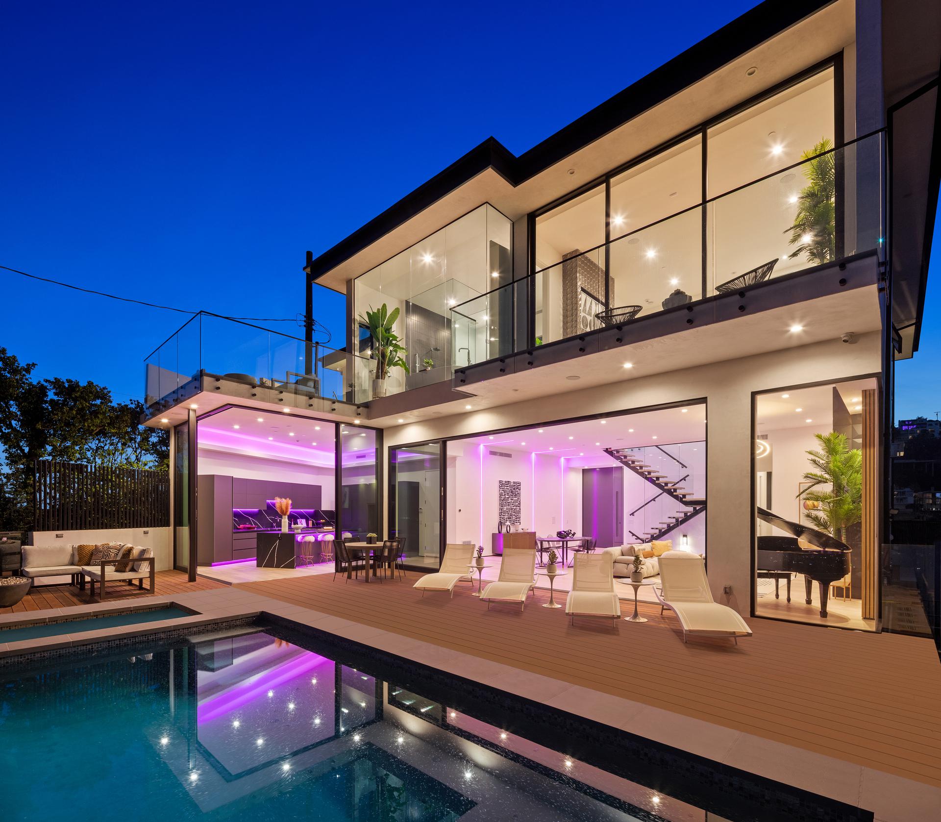 1916 Sunset Plaza Dr – image 3