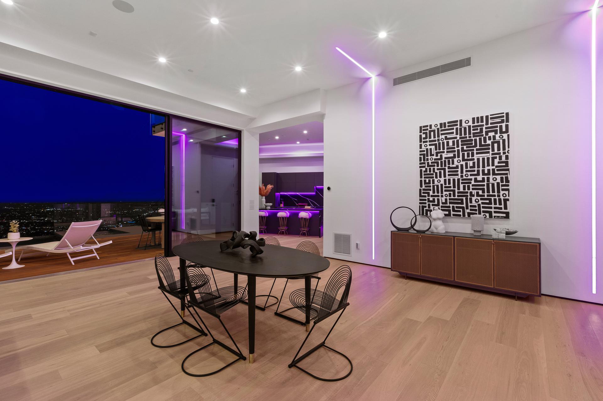 1916 Sunset Plaza Dr – image 35