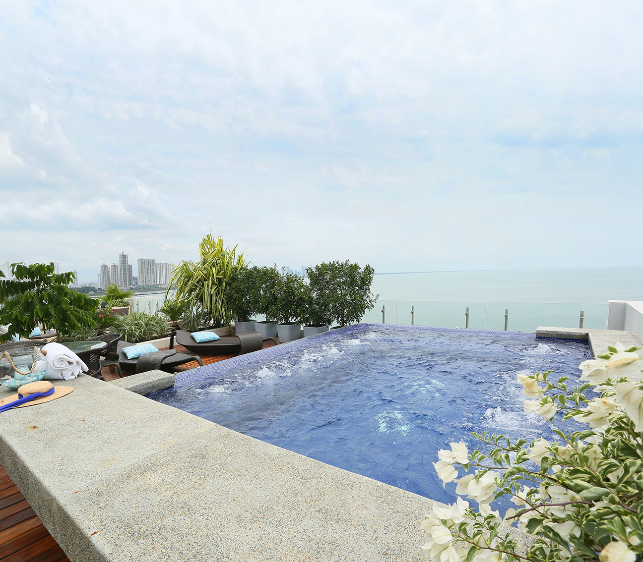 The Thr3e Level Penthouse, Ocean Reef Islands, Panama – image 6