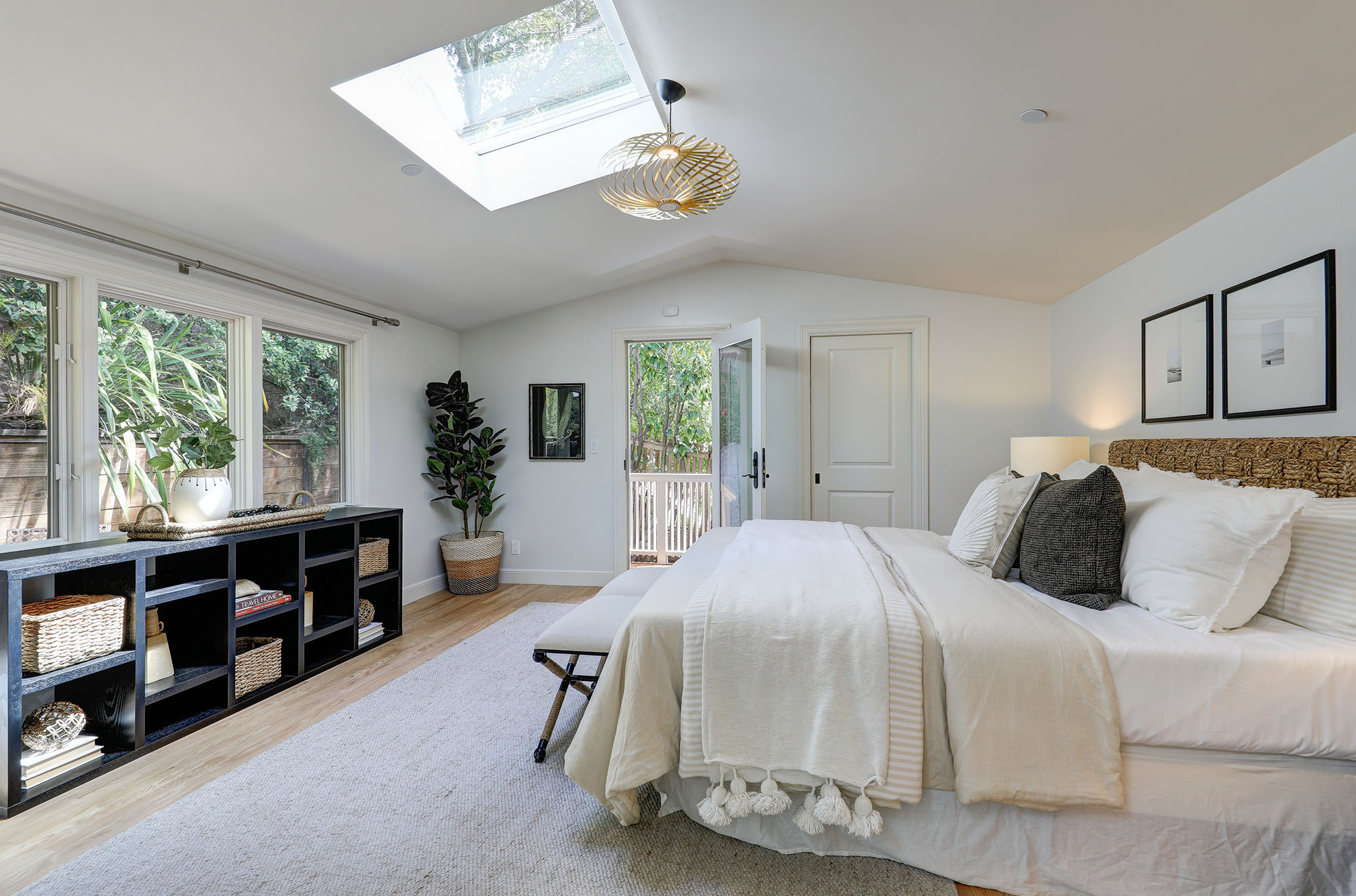 PRIME TIBURON LOCATION – image 12