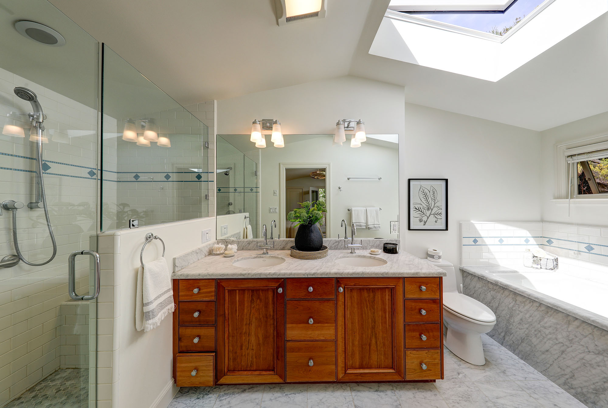 PRIME TIBURON LOCATION – image 13