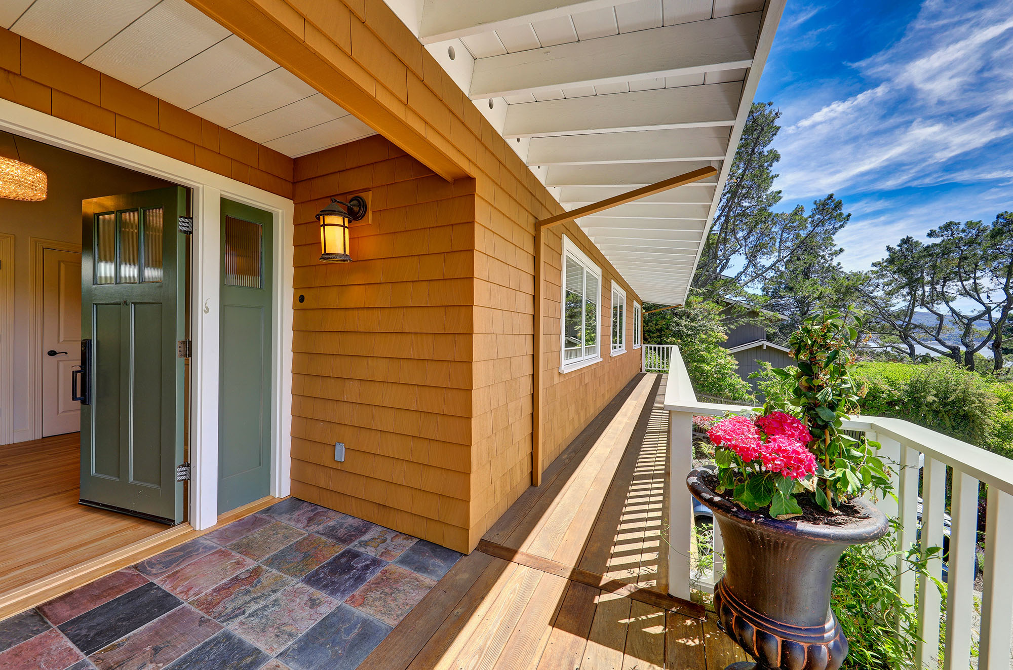 PRIME TIBURON LOCATION – image 3