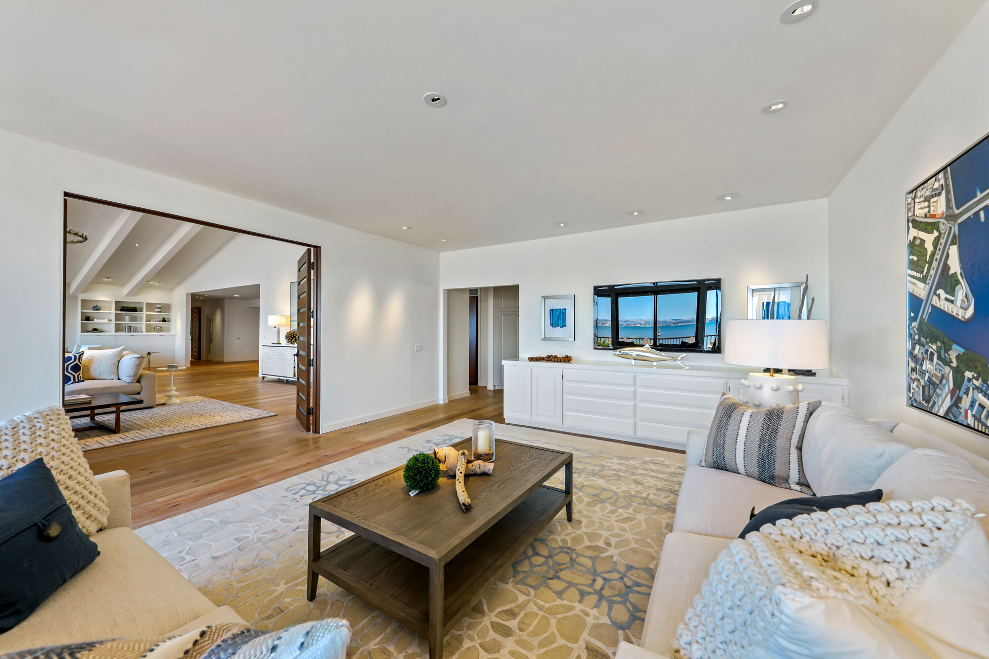 EXTRAORDINARY WATERFRONT RETREAT – image 11
