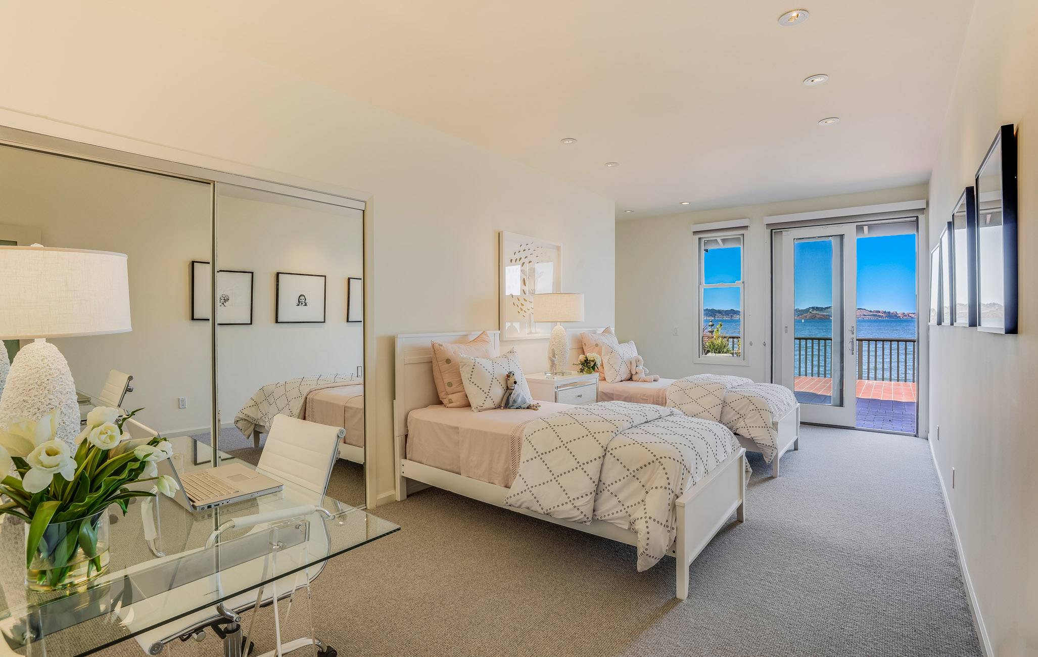 EXTRAORDINARY WATERFRONT RETREAT – image 26
