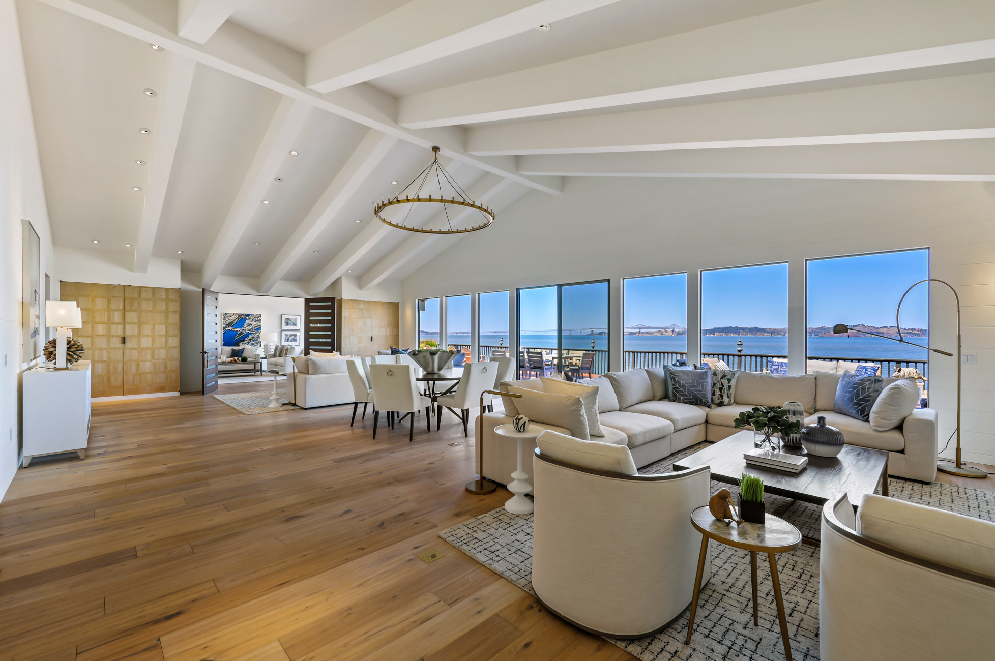 EXTRAORDINARY WATERFRONT RETREAT – image 7