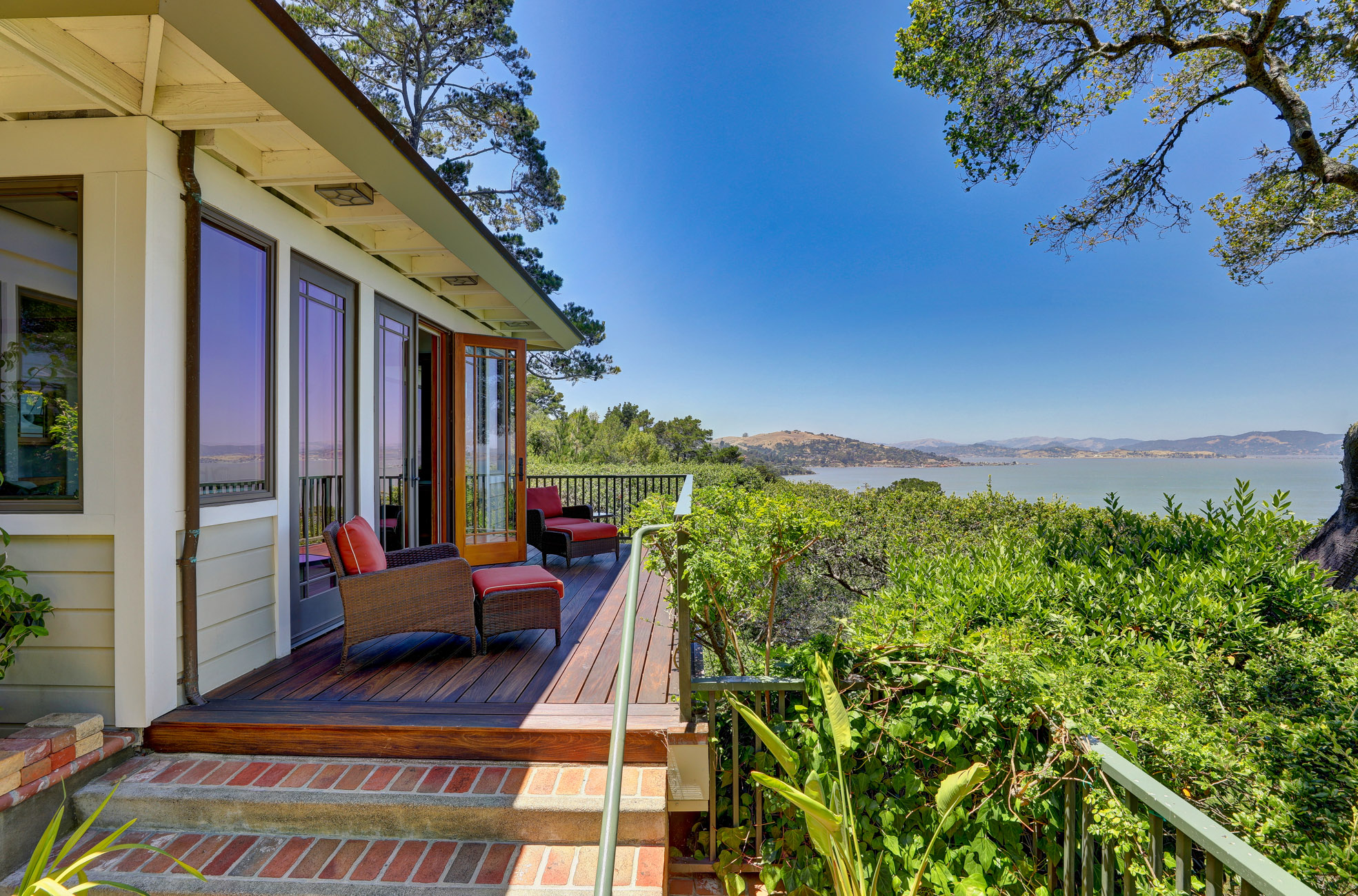 PARADISE RETREAT – image 4
