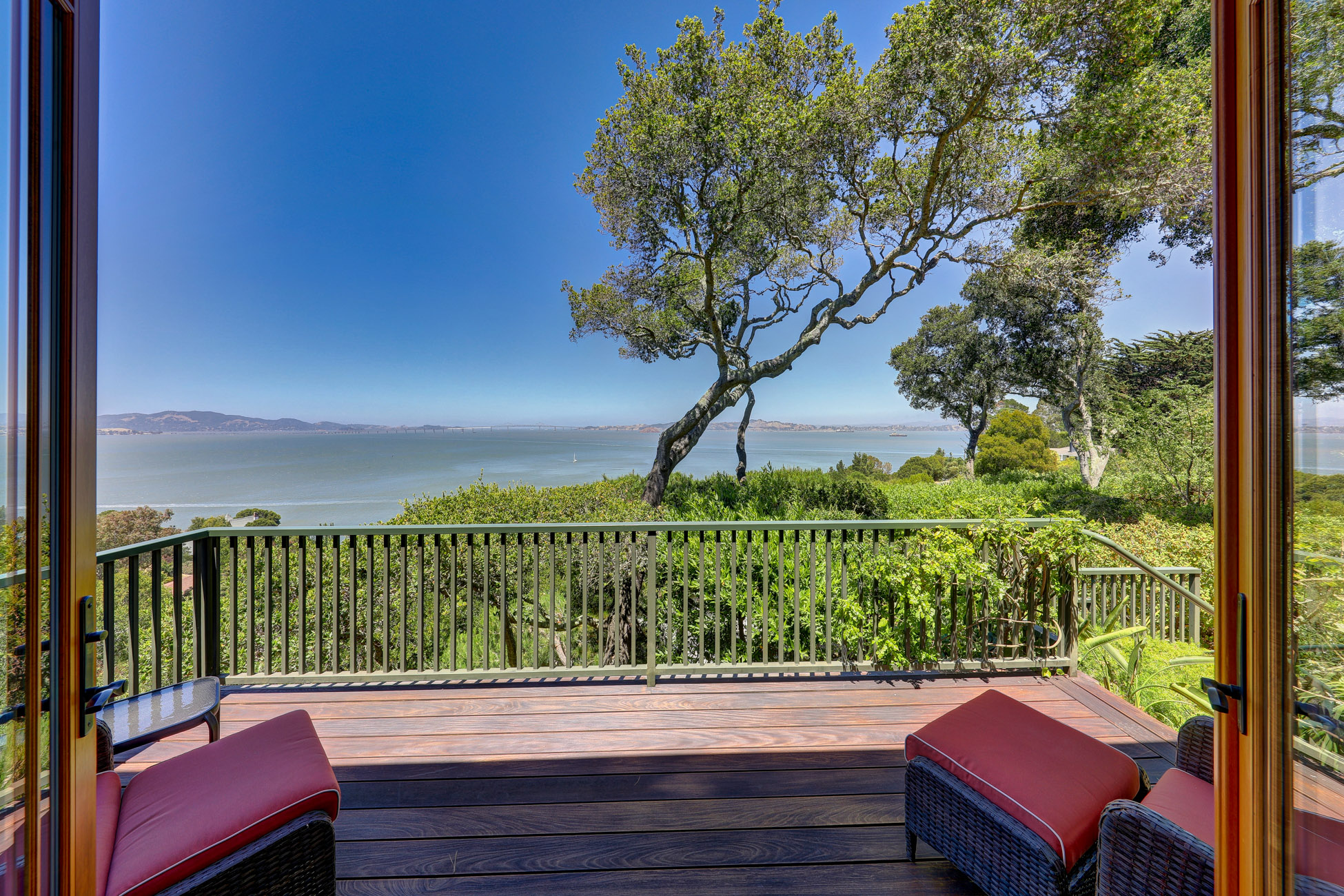 PARADISE RETREAT – image 14
