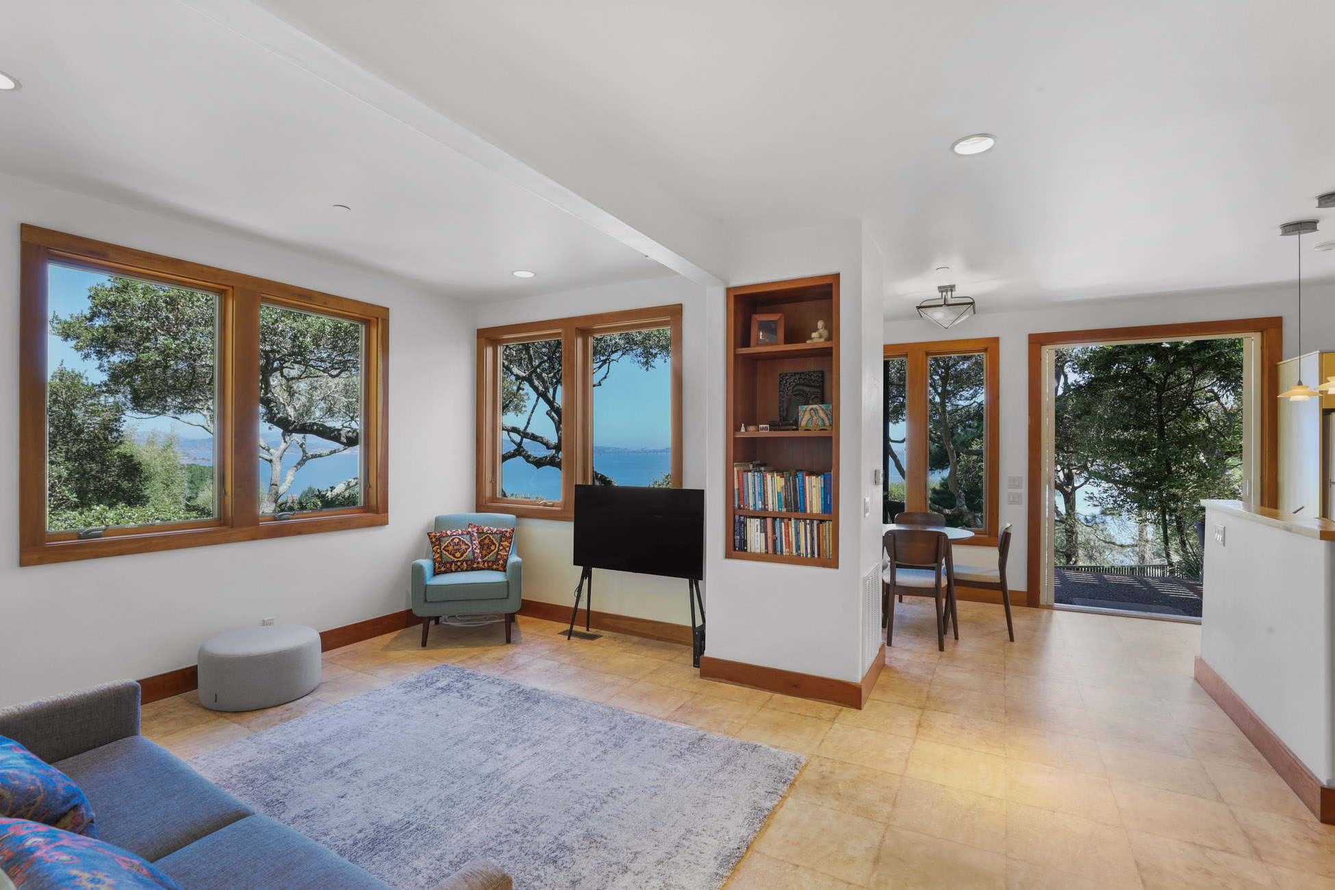 PARADISE RETREAT – image 51