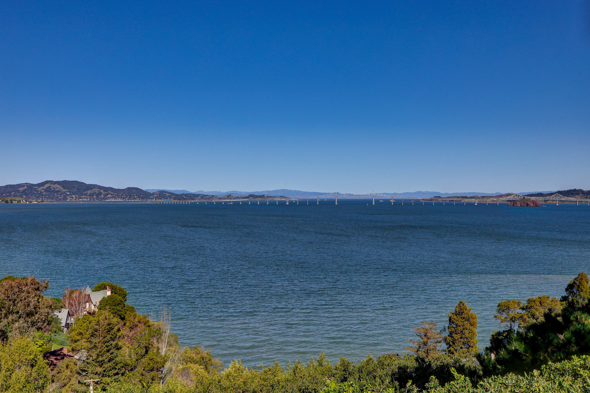 PARADISE RETREAT – image 82